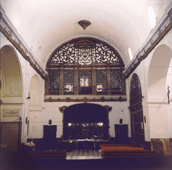 Vista de la nave hacia el coro