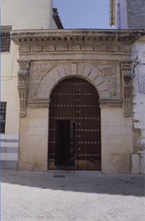 Portada principal del convento