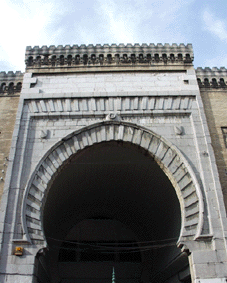 Arco de ingreso en la Atarazana