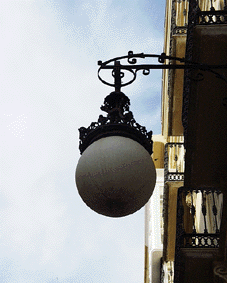 Lámpara en calle Moreno Carbonero