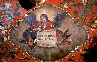 Ángeles con cartelas; Decoración pictórica del arco formero del sotocoro